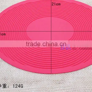 2016 Custom Food Grade Non-toxic Heat Insulation Anti-skid Design Silicone Baking Mat Pot Holder thumbnail-4
