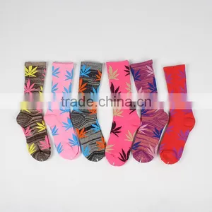 Bulk Wholesale Promotion Most Popular Maple Sports Men Socks thumbnail-1