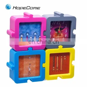 2017 Unique Funny Design Clock/ Plastic Frame Table Clock thumbnail-1