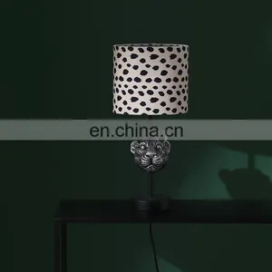 Elegant Nordic Style Luxury Silver Resin Craft Gifts Desk Light Bedroom Bedside Table Lamp thumbnail-1