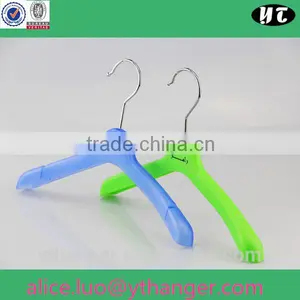 AL12 Wholesale Kids Plastic Short Clothes Hanger thumbnail-1