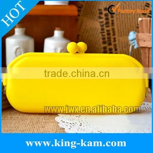 Silicone Waterproof Wallet thumbnail-1
