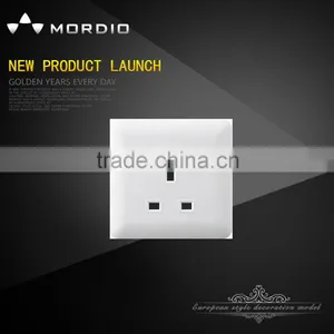 2016 Hot Design PC White 13A Wall Socket With 2 USB thumbnail-1