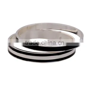 Free Sample New Design Simple Black and White Stainless Steel Bracelet thumbnail-4