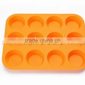 12 Cup Silicone Cake Mold Silicone Muffin Pans thumbnail-1