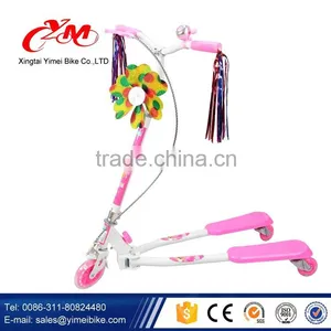 PP Material Best Kick Scooter for Kids / Cheap Children Kick Scooter With Music / Four Wheels Breaststroke Kick Scooter thumbnail-1