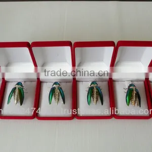 Brooch 2014 thumbnail-1