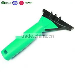 Strong Handle Windshield Scraper Ice Breaker thumbnail-1