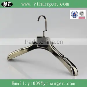 HA6832 Plastic Notched Non Slip Hanger Electroplated Coat Hanger thumbnail-3