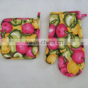 Cotton Silk Screen Printed Hot Sale Kitchen Textiles Oven Mitten Pot Holder Oven Glove thumbnail-3