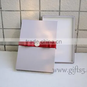 Handmade Luxury Silk Wedding Invitation Boxes Wholesale thumbnail-5