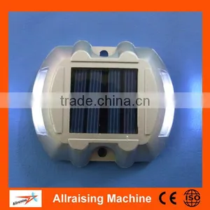 Aluminum Reflective LED Solar Road Stud thumbnail-3