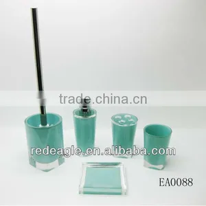 EA0088 Light Colored Bathroom Accessory Set thumbnail-1