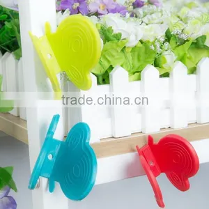 2017 Trending Products Butterfly Shaped Silicone Oven Rack Guard Oven Mitts thumbnail-4