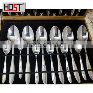 Cheap Wholesale Golden Delicate Boxes 24pcs Standard Quality Cutlery Set thumbnail-2