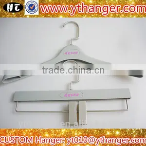 YY0523 Custom Logo Non-slip Grey Rubber Coated Clothes Plastic Hanger Pants Hanger thumbnail-2