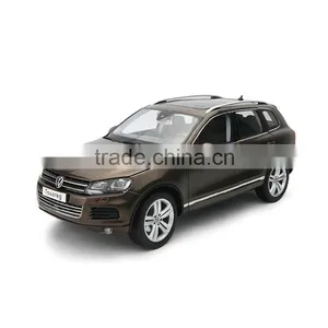 1:18 Metal Car Model thumbnail-1