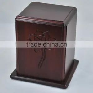 Wood Urn thumbnail-1