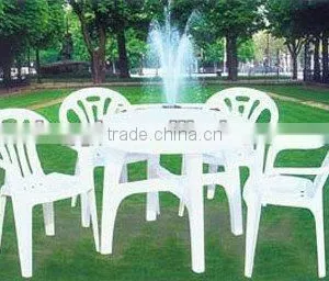 Plastic 4chair and 1table thumbnail-1