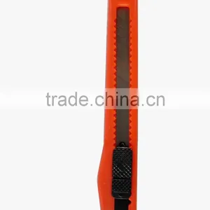 Promotional Mini Size 9mm Blade Utility Knife Cutter With Plastic Grip thumbnail-3