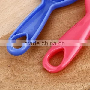 Factory Wholesale Colorful PP Handle Stainless Steel Wave Blade Multifunctional Peeler thumbnail-5