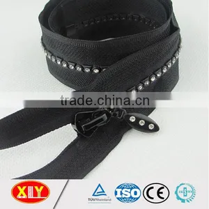 High Quality Custom Pull Plastic Diamond Zipper , Rhinestone Zipper thumbnail-2