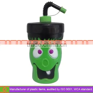 Plastic Cups With Lids and Straws thumbnail-1