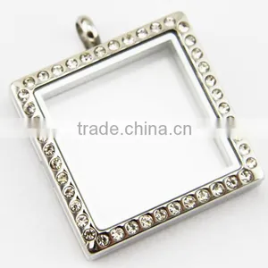 Open Magnet Memory Apple Locket Necklace thumbnail-5
