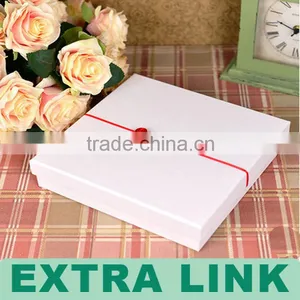 Good Quality Wedding 300g Art Card Paper Box Packaging for Candy With Handle thumbnail-2