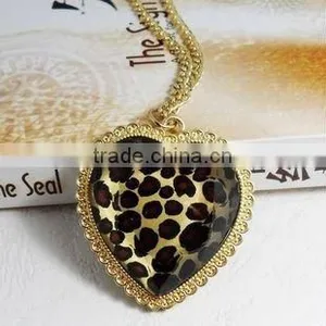 Fashion Leopard Grain Heart Pendant, Metal Alloy, Antique Jewelry, Fashion Jewelry thumbnail-1