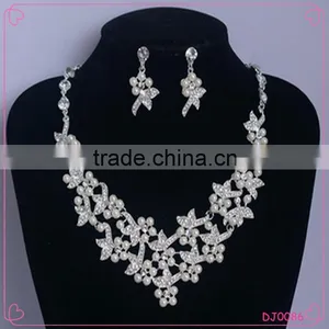 Wedding Pearl Rhinestone Jewelry Set Bridal Necklace and Earring Set thumbnail-1