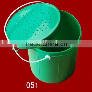 Green Plastic Live Bait Box thumbnail-1