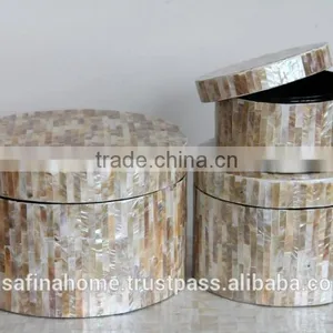 Set of 3 Round Mother of Pearl Boxes thumbnail-1