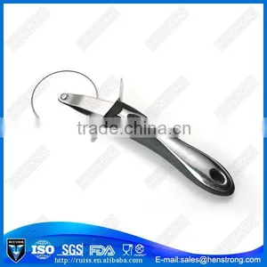 New Design Wood Handle Double Wheel Pizza Cutter thumbnail-5