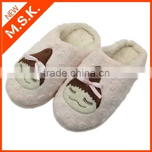 New Design Pink Fluzzy Princess Woman Slipper thumbnail-1