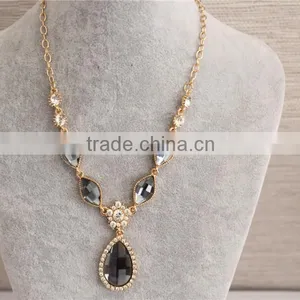High Quality Glass Pendant Necklace 18k Gold Plated Crystal Necklace thumbnail-2