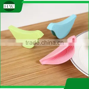 Kitchen Non-stick Cartoon Bird Silicone Bbq Baking Grill Heat Resistant Oven Finger Clip Glove Gloves thumbnail-5