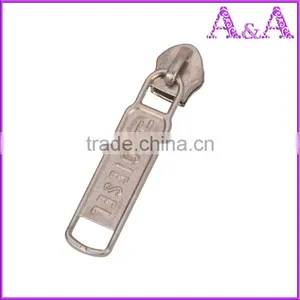 Wholesale Electroplate N/L Nylon Zipper Slider With Beautiful Puller for Different Style thumbnail-4