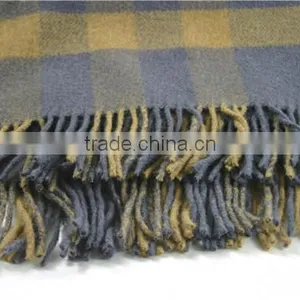 Tassel Design Throw thumbnail-5