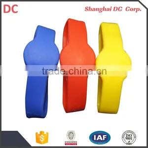 Sports Wristband Long Distance Tracking IC Chip RFID Wrist Band ISO14443 thumbnail-1