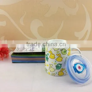 Porcelain Mug With Plastic Lid thumbnail-1