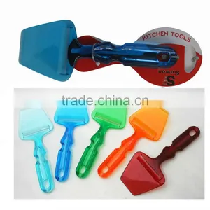 Plastic Cheese Shovels thumbnail-1