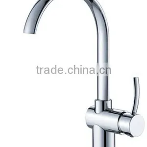 Chrome Bath Faucet Hot and Cold Water Tap thumbnail-5