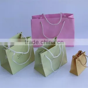 Kraft Paper Waterproof Paper Gift Bag With Ribbon Handles thumbnail-2