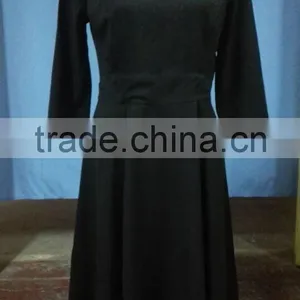 Woman With Traditional Dress Factory thumbnail-1