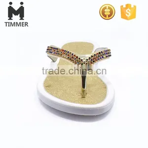 Wholesale Cheap Slippers Fashion Beach Slippers With Golden Chain thumbnail-4