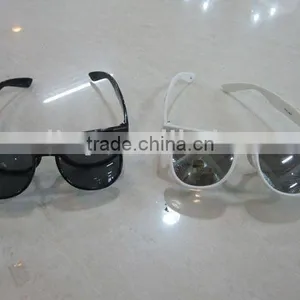 Party Glasses thumbnail-1