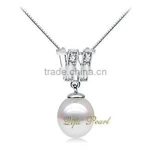 Letter W Pendant With Freshwater Pearl thumbnail-1