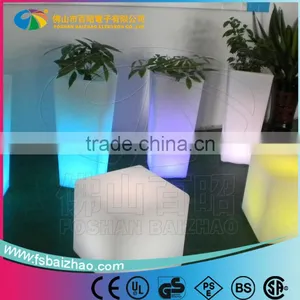 Colors Changing Iluminated LED Garden Outdoor Planter Flower Pot Light thumbnail-4