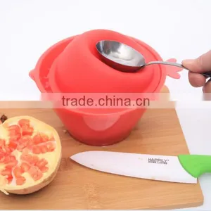 Hot Sale Stock BPA FREE Product Silica Gel Cap PP Fruit Peeler for Kitchen thumbnail-1